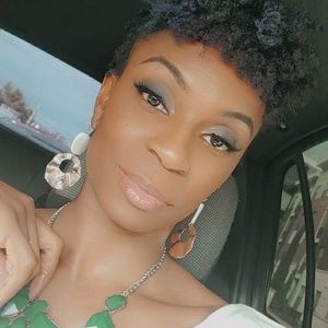 Meet your Posher, Faradia